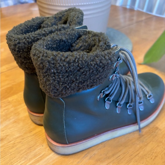 Anthropologie Stylish Green Leather Lace-Up Boots with Fur Lining Size 7 - Picture 8 of 8